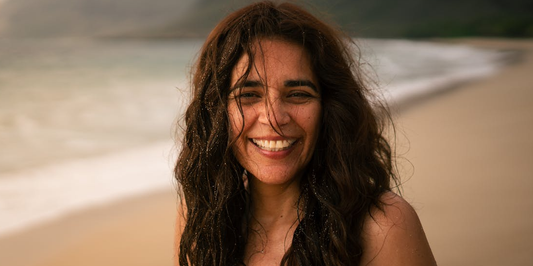 Agosto de sol, playa y extensiones: Descubre los cuidados esenciales para tu cabello estas vacaciones