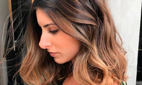 Peinados con Extensiones de Cabello: Tendencias de Enero 2024